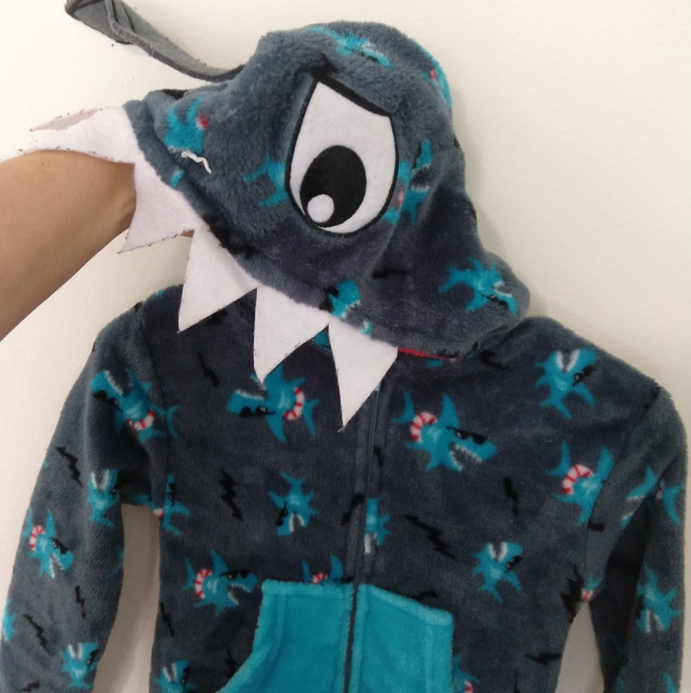 4T fleece zip up shark onesie with hood.